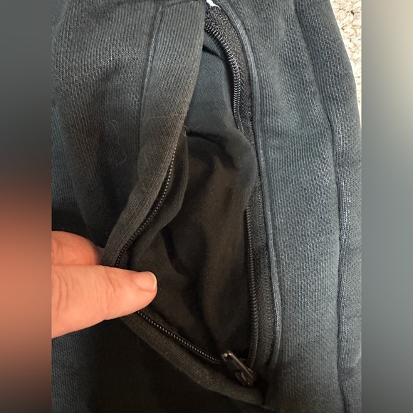 Adidas Men's Dark Cargo Joggers with Logo Size Large - Picture 8 of 9